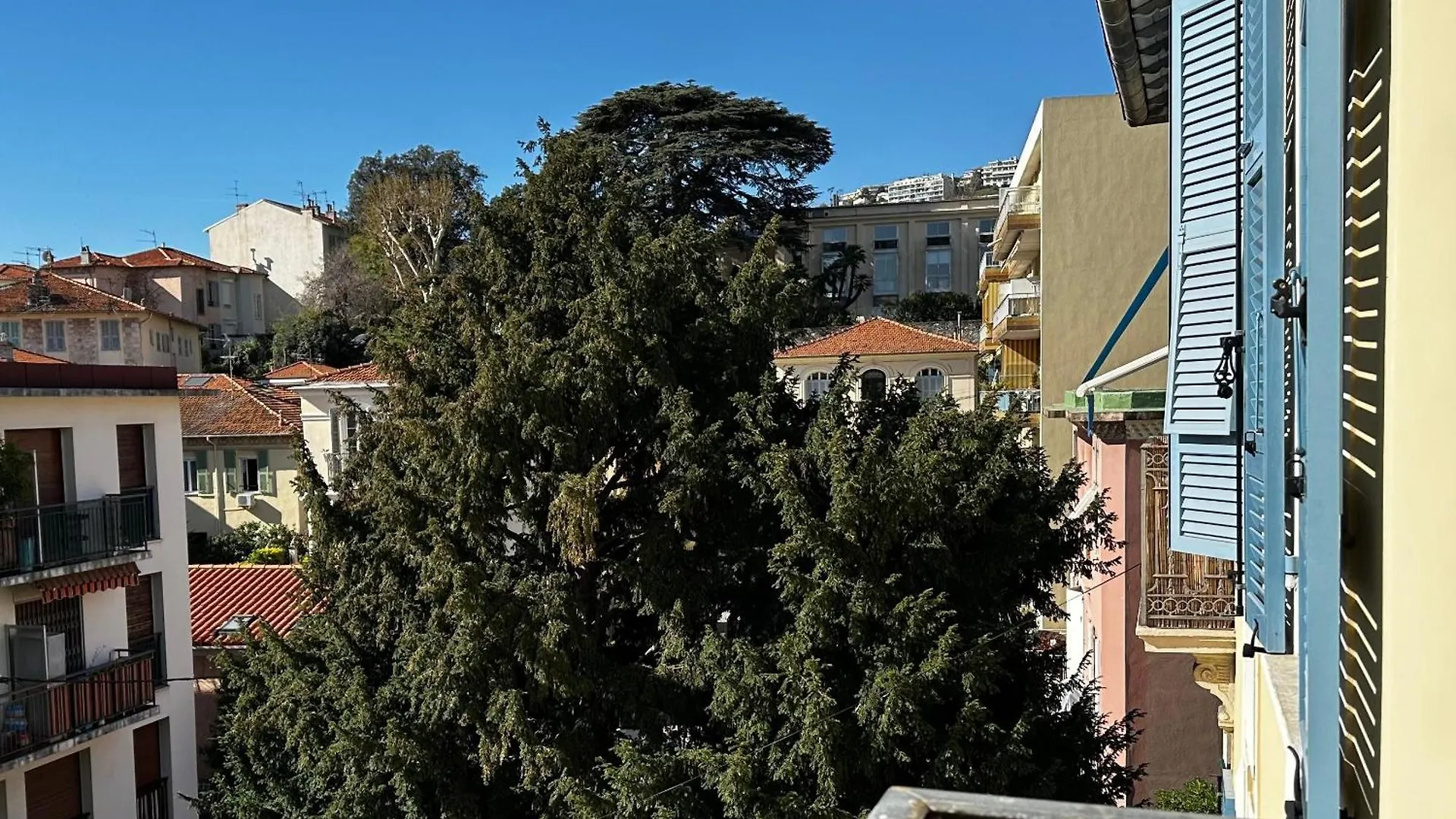 Chic Renovated 2 Bedroom Entire Apartment Or Only Private Rooms In Liberation In Nice With Garage On Demand, Ac, Wi-Fi And Tram Access 0*,  Francie