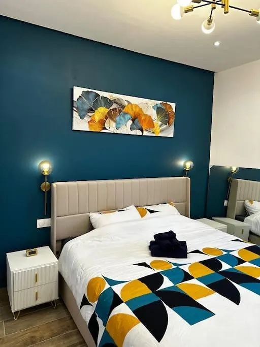 Chic Renovated 2 Bedroom Entire Apartment Or Only Private Rooms In Liberation In Nice With Garage On Demand, Ac, Wi-Fi And Tram Access 0*,  Francie