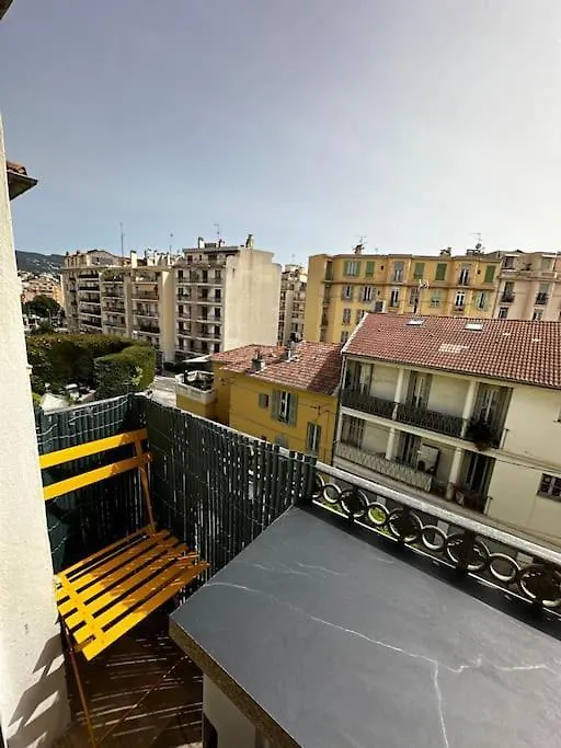 Chic Renovated 2 Bedroom Entire Apartment Or Only Private Rooms In Liberation In Nice With Garage On Demand, Ac, Wi-Fi And Tram Access
