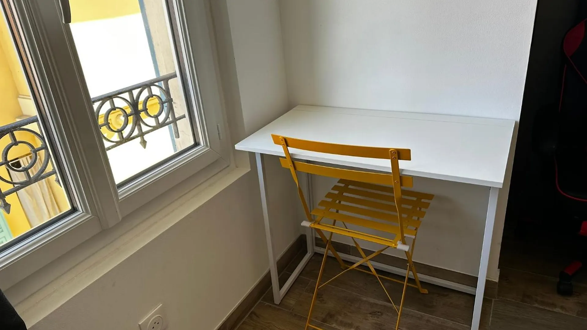 Chic Renovated 2 Bedroom Entire Apartment Or Only Private Rooms In Liberation In Nice With Garage On Demand, Ac, Wi-Fi And Tram Access Francie