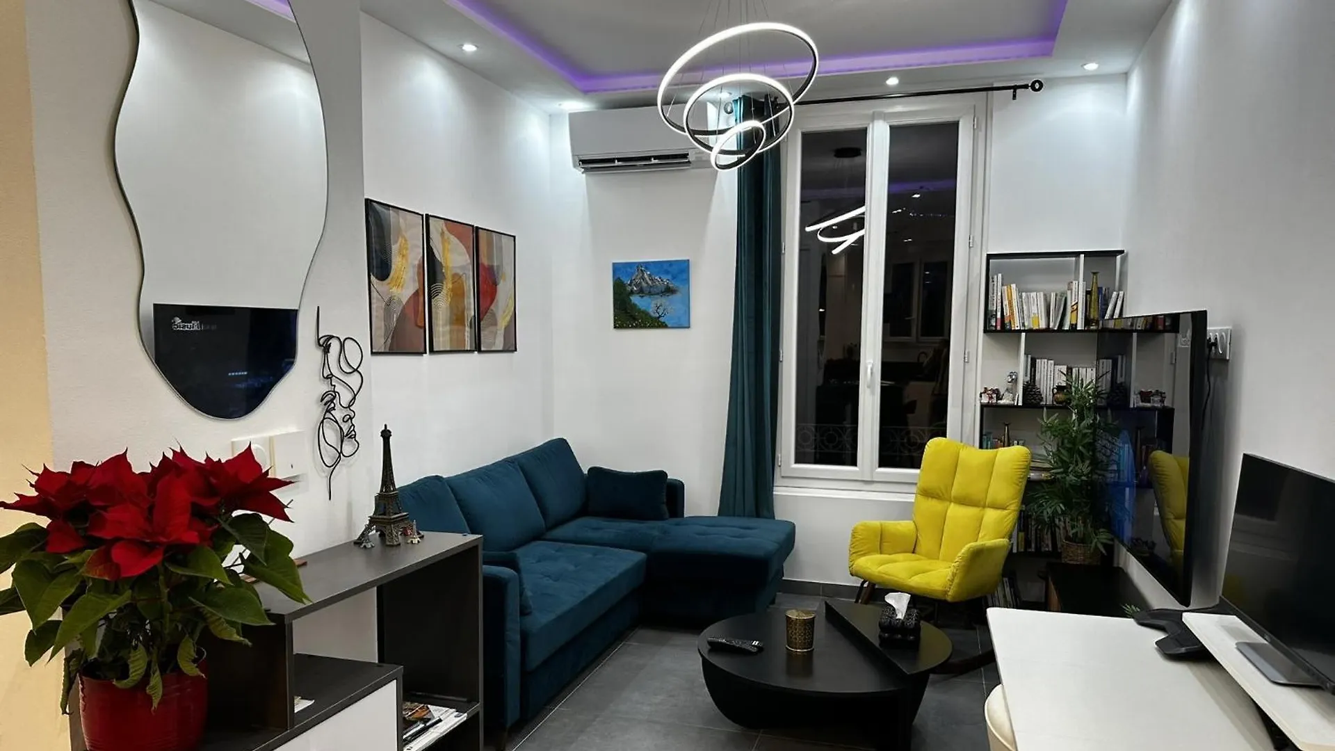 Chic Renovated 2 Bedroom Entire Apartment Or Only Private Rooms In Liberation In Nice With Garage On Demand, Ac, Wi-Fi And Tram Access 0*,